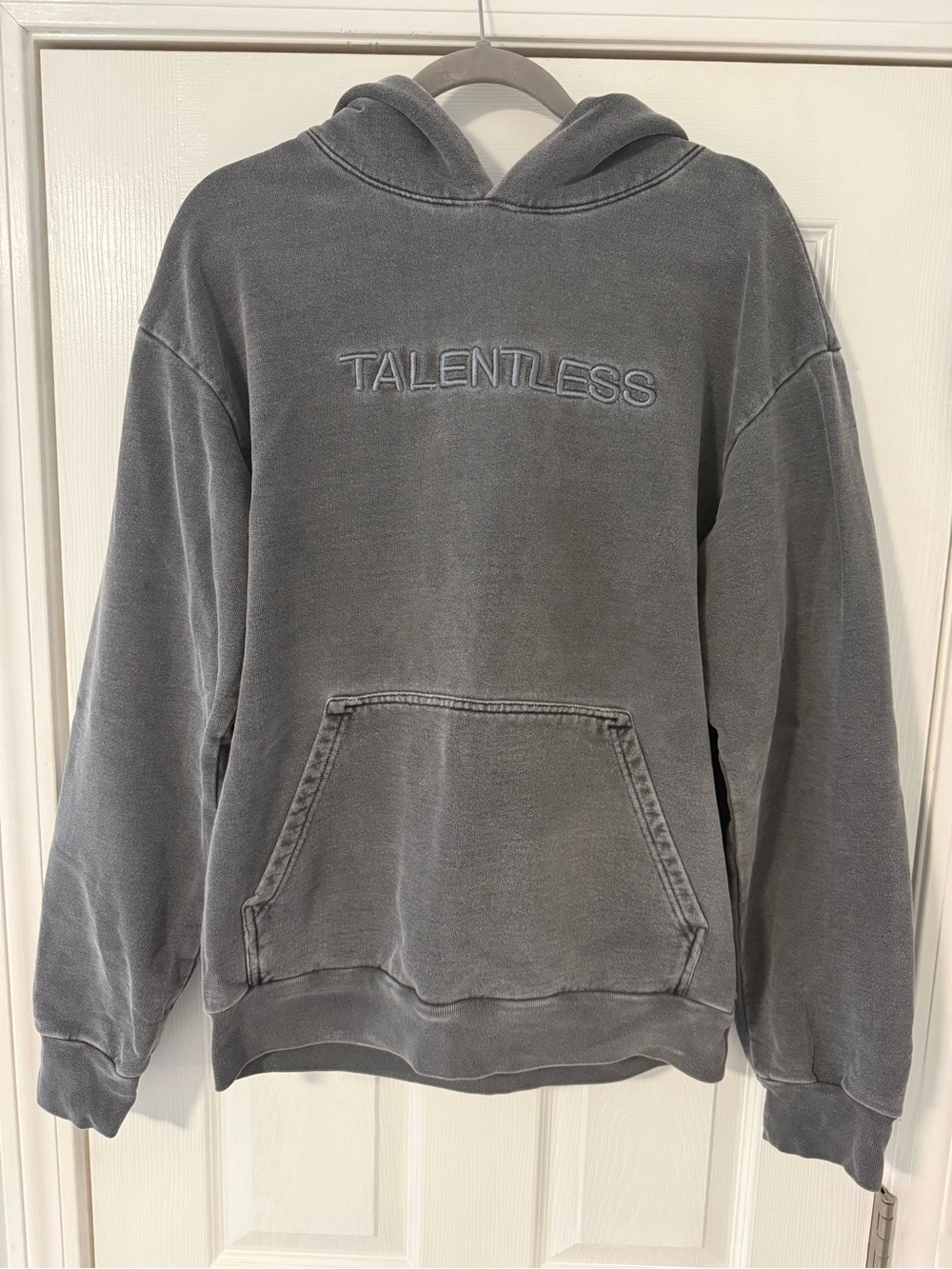 TALENTLESS Circle Logo Embroidered Hoodie Steel Grey Mens Size M